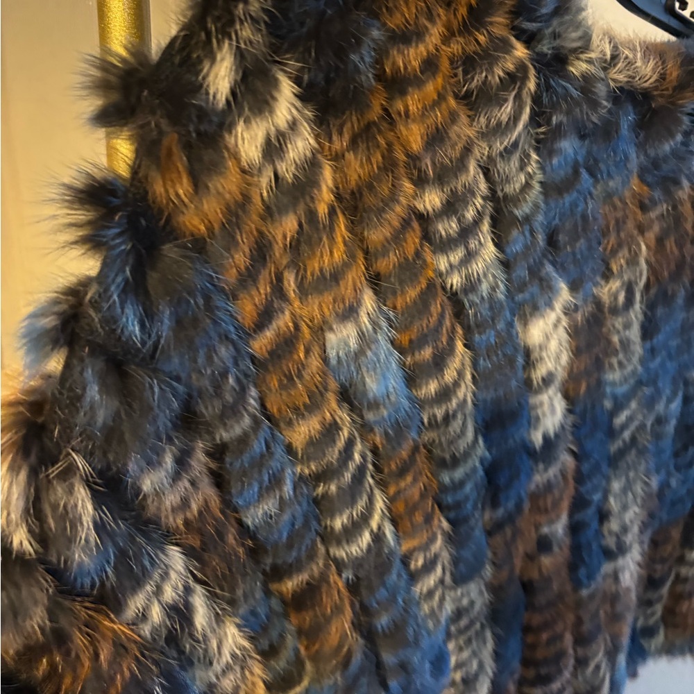 Multicolor Rabit Poncho - Picture 5 of 7